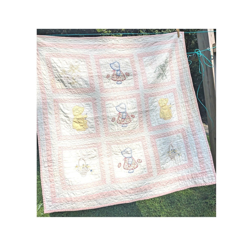 Vintage Sunbonnet Sue Embroidered Pink Quilt Cottagecore Grandmacore Retro Folk